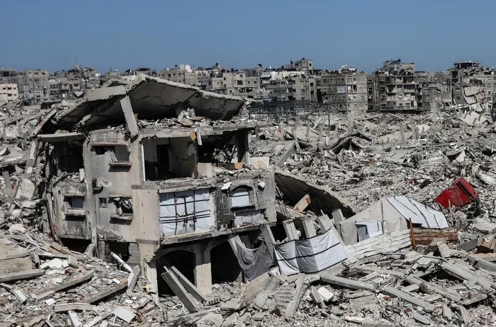 بعد يوم من أول اجتماع لـ"مجلس السلام" قصف إسر